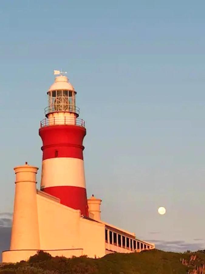 Dee'S Place Hotel Agulhas Eksteriør billede